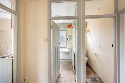 Shower Room &amp; Cloakroom
