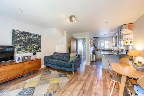 Lounge/Dining/Kitchen