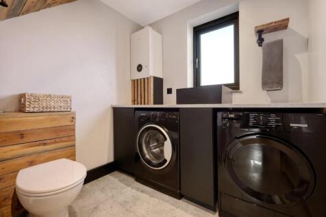 Cloakroom/Utility Room