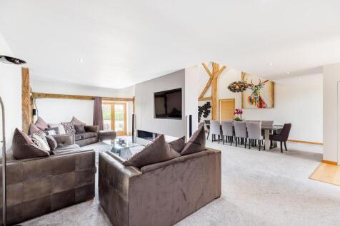 Living &amp; Dining Area