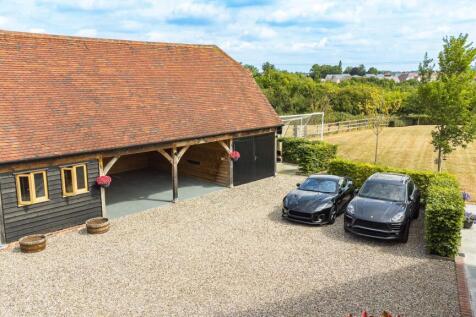 Driveway &amp; Cart Lodge