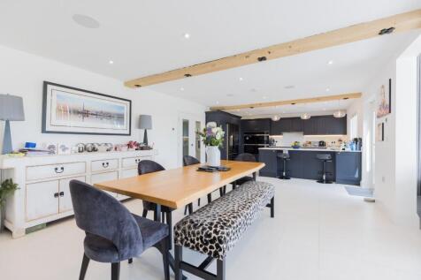 Kitchen/Dining/Family room