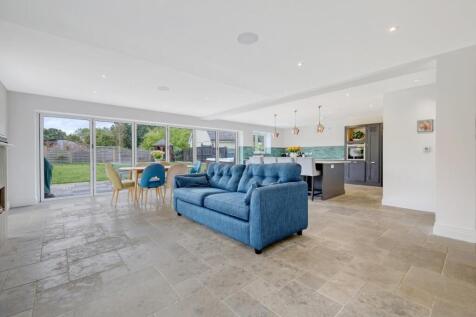 Kitchen/Dining/Lounge