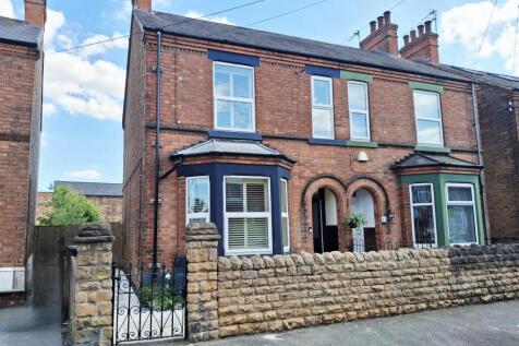 44 Chandos - Front of House.jpg