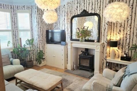 44 Chandos - Living Room.jpg