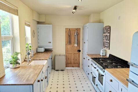 44 Chandos - Kitchen.jpg