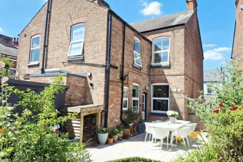 44 Chandos - Back of House.jpg