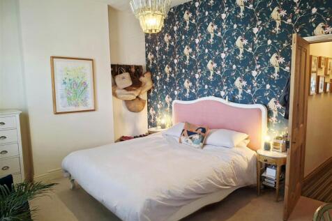 44 Chandos - Bedroom 1.jpg