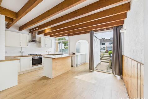 CAM02796G0-PR0415...