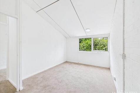 CAM02796G0-PR0415...