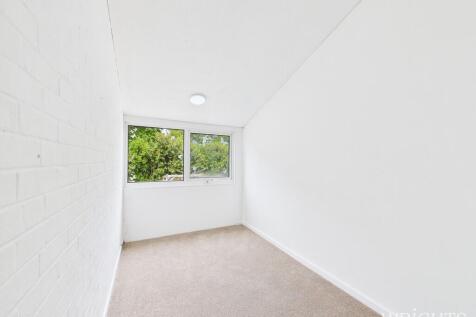 CAM02796G0-PR0415...