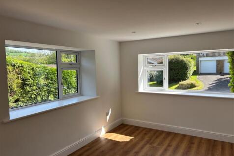 14 Selwyn Close bedroom 2.jpg