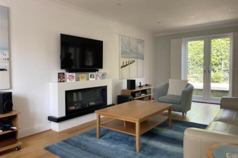 Living room.jpeg
