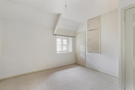 Sandford Lodge bedroom 2.jpg