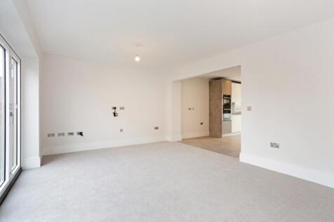 6 Lamb Close 2966...