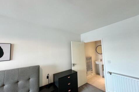 efabd103-c08c-4d0...