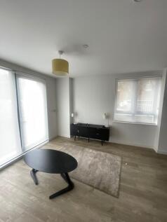 b2aeb392-2a5e-4d5...