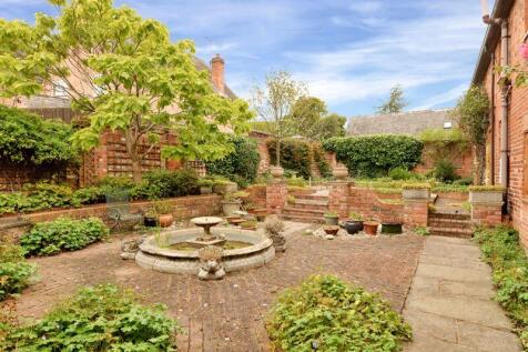 Rear Courtyard