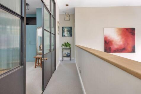 Galleried landing