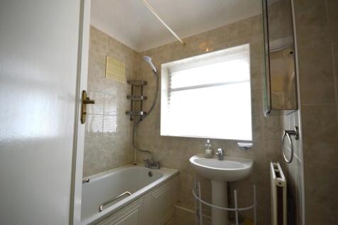Family bathroom w...
