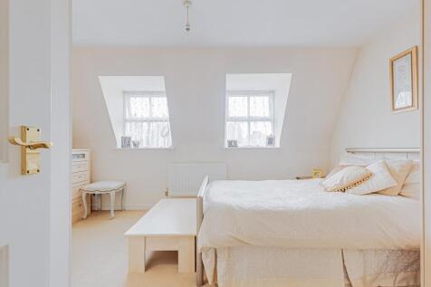 ensuite bedroom 2