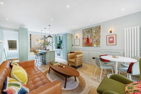 Reception room/Kitchen