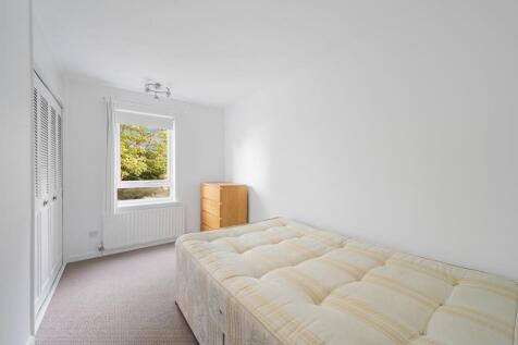 3 Addley Court - low res-10.jpg