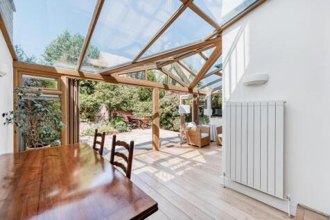 15 St Albans Avenue-10.jpg