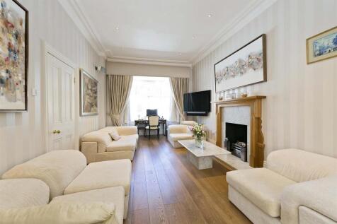 8 Blenheim Road-sitting room 2 - LR.jpg