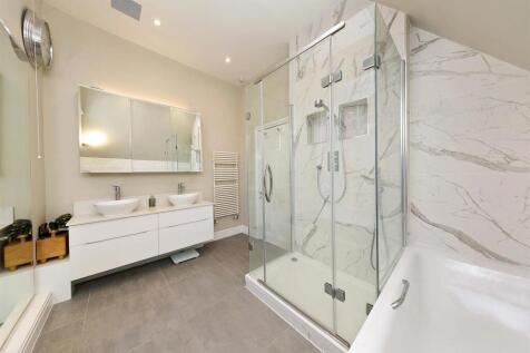 8 Blenheim Road- bathroom - LR.jpg