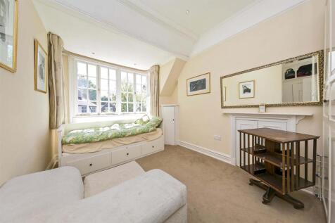 8 Blenheim Road- bed 2 - LR.jpg