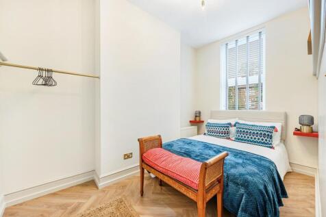 20b The Avenue-9.jpg