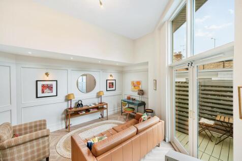 20b The Avenue-4.jpg