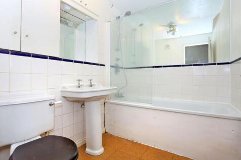 Overstone Road 4b_bath_low.JPG