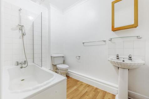 Low res - Flat 3 - 38 Fauconberg Road (11).jpg