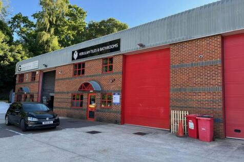 4 dencora centre.jpg