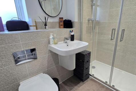 en suite 1.jpg