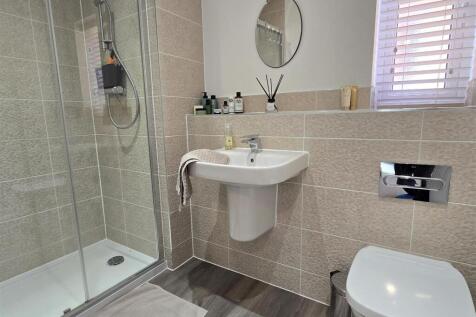 en suite 2.jpg