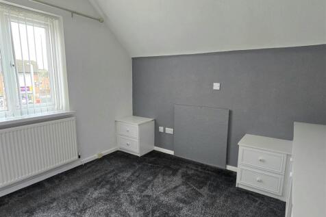 FF bedroom 1.jpg