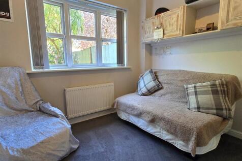 Bedroom Three/Study