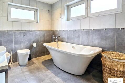 En Suite Bathroom