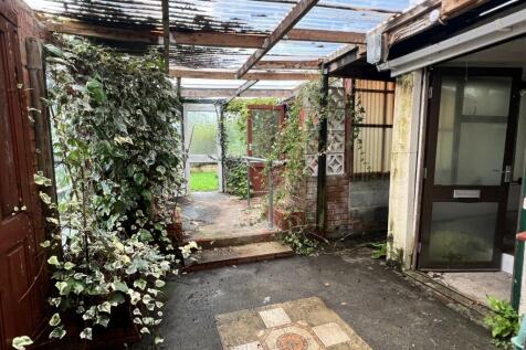 Lean To Room 1