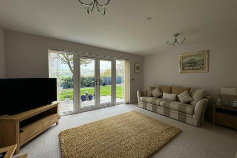 Lounge/ dining room