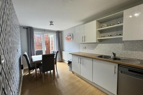 Kitchen/ dining room