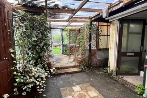 Lean To Room 1