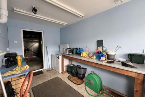Store/Workshop
