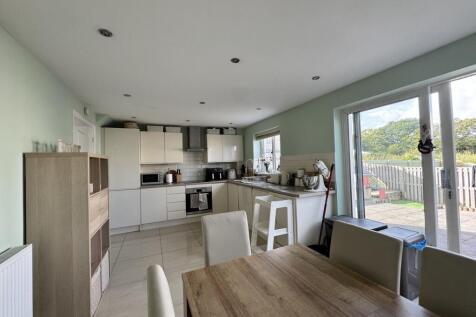 Kitchen/ dining room