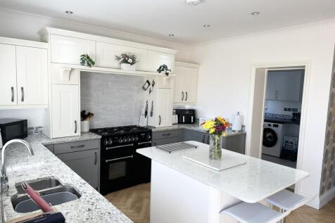 Kitchen/ dining room