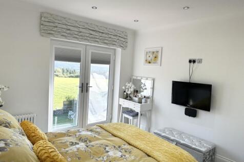 Master Suite with ensuite &amp; dressing room