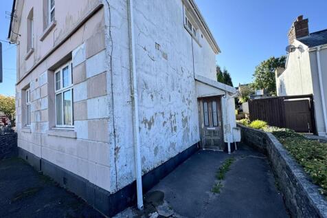 GROUND FLOOR ACCOMMODATION